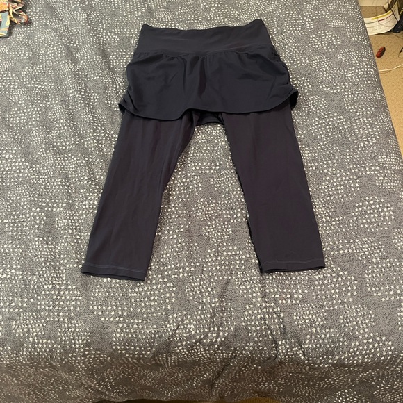 Athleta Elation 2-in-1 Capri - Picture 2 of 4